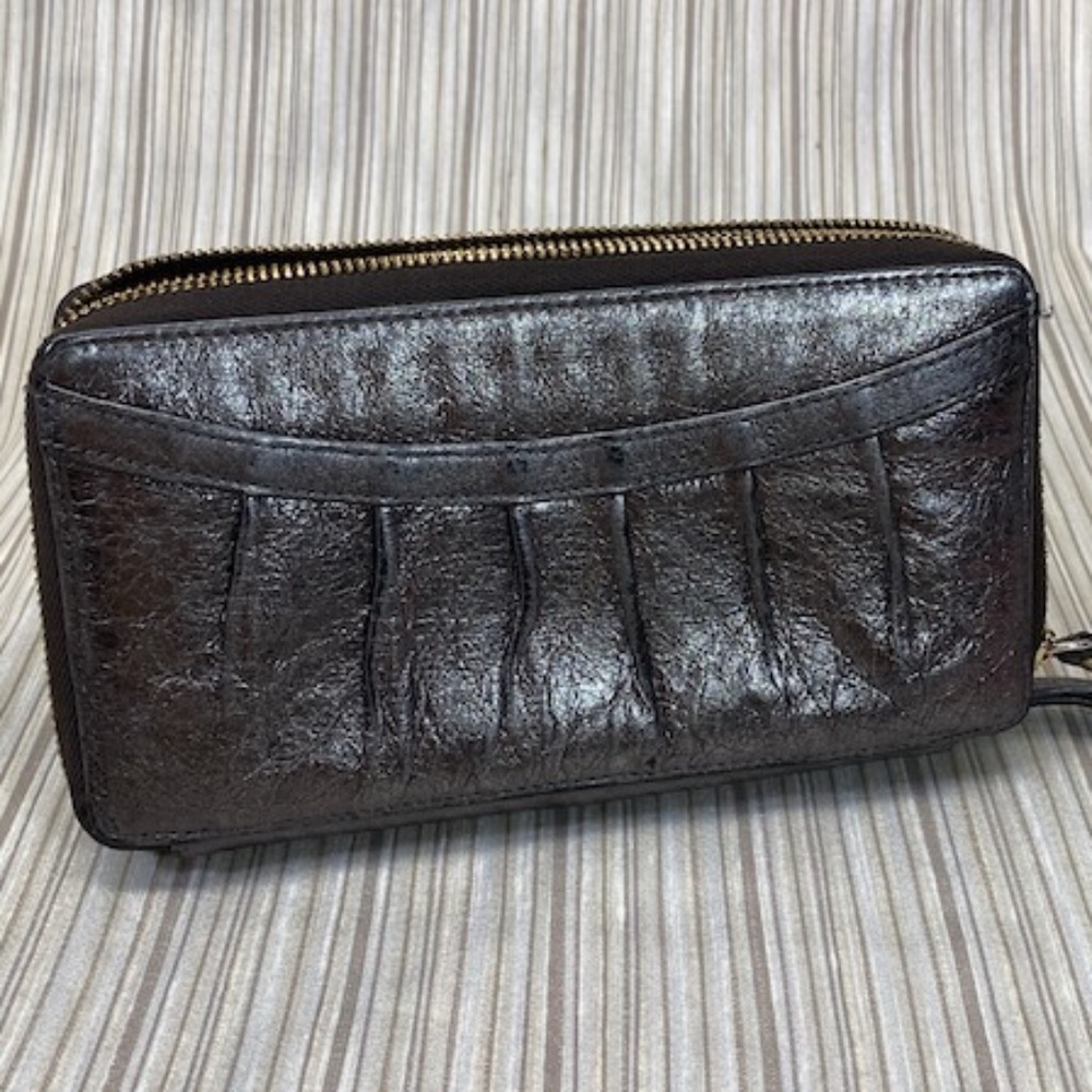 Tusk Vintage Pleated Wallet in Pewter Leather
